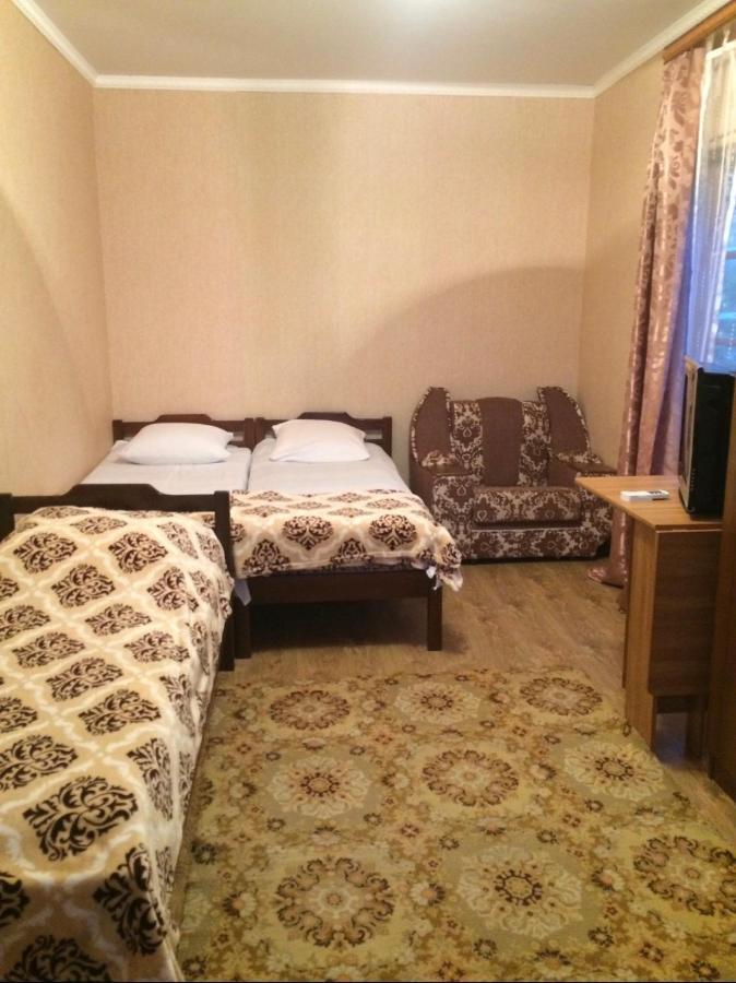 Гостевой Дом «Лиза» Hotel Gagra Exterior photo