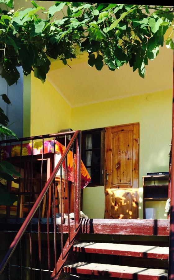 Гостевой Дом «Лиза» Hotel Gagra Exterior photo