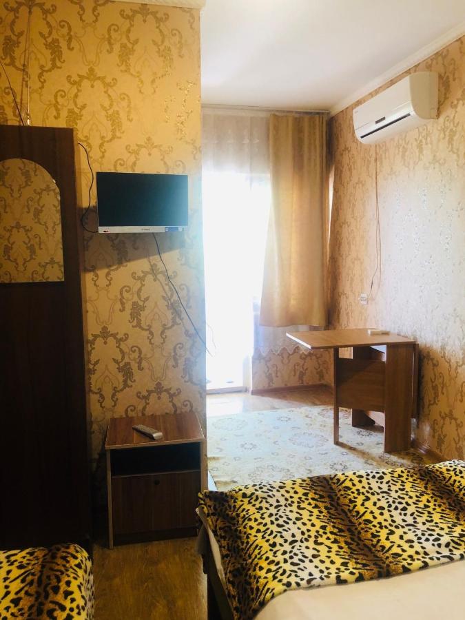Гостевой Дом «Лиза» Hotel Gagra Exterior photo